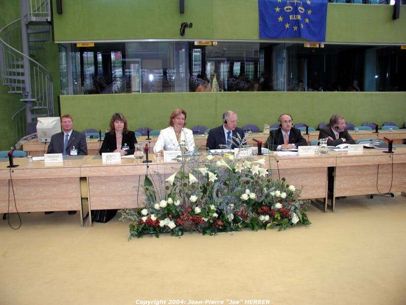 eur040930025